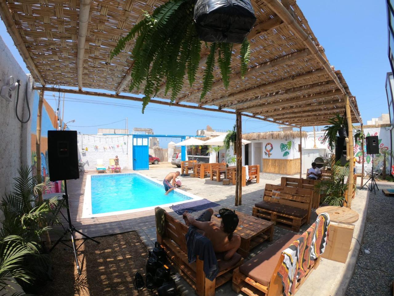 Surfari Punta Rocas Hostel Punta Negra Ngoại thất bức ảnh